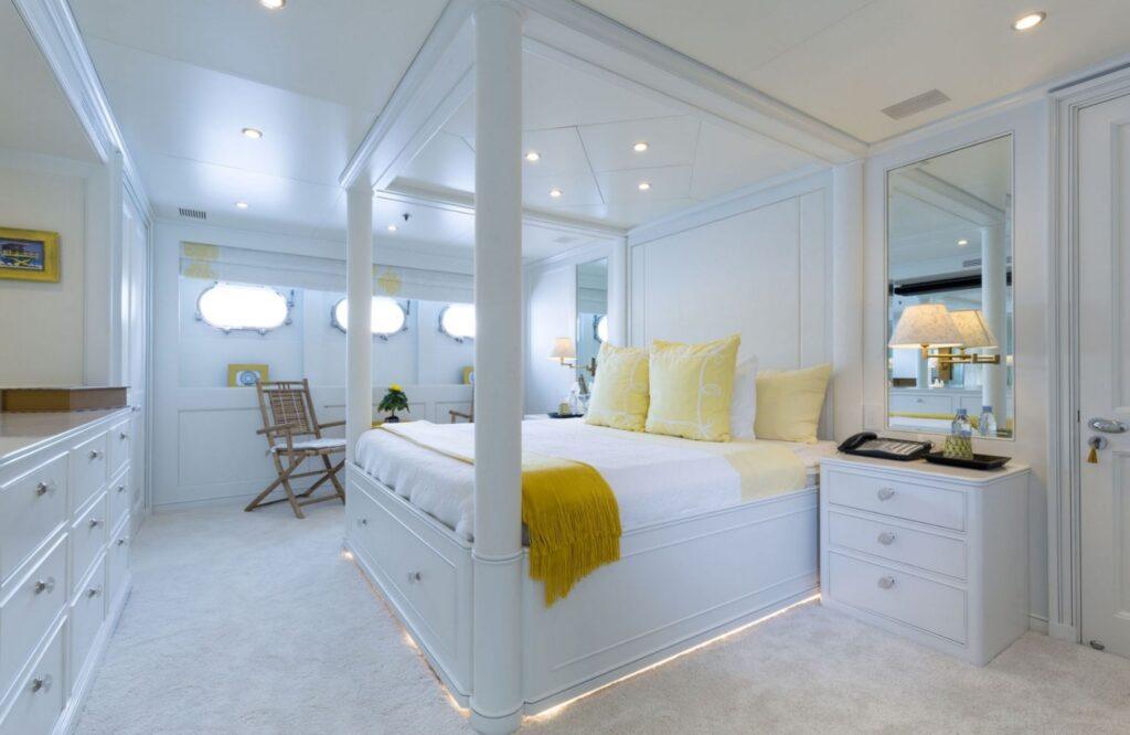 Bina master suite full-beam windows sea view