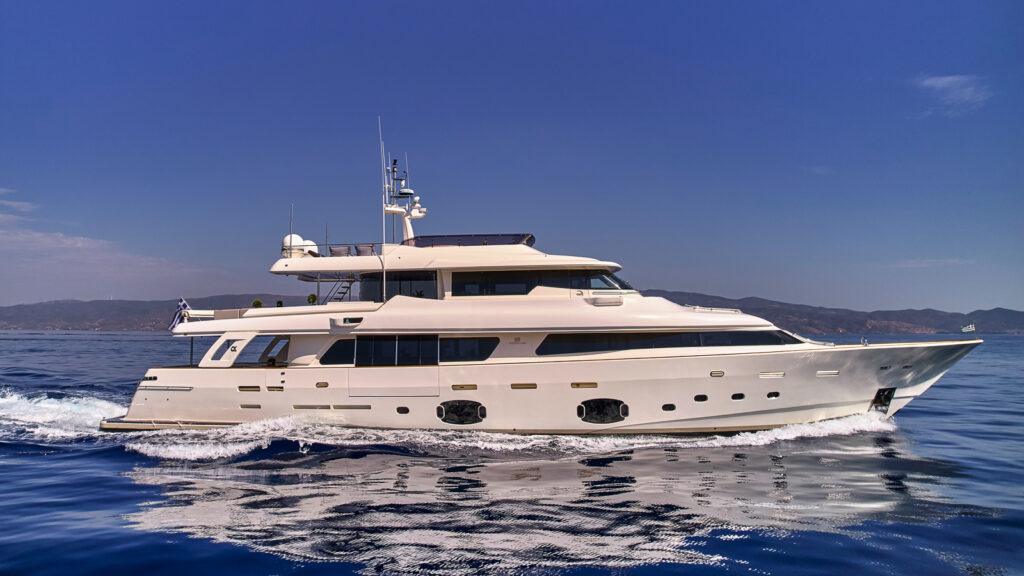 Nova yacht charter Greece — 33m Custom Line Daloli superyacht