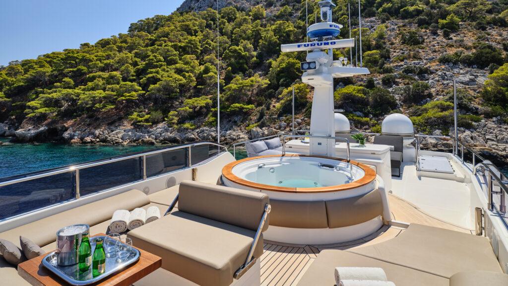 Nova Daloli sundeck Jacuzzi and BBQ Greece