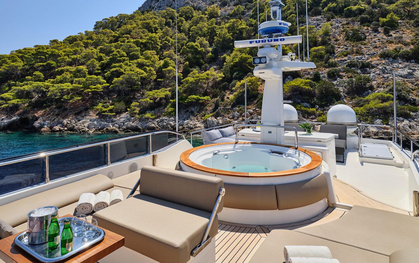 Nova Daloli sundeck Jacuzzi and BBQ Greece