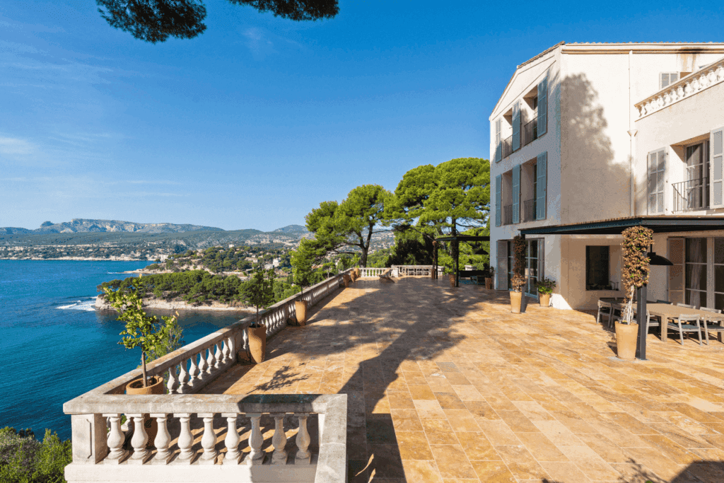 400 sqm panoramic terrace at Villa L'instant with Mediterranean sea views, Cassis