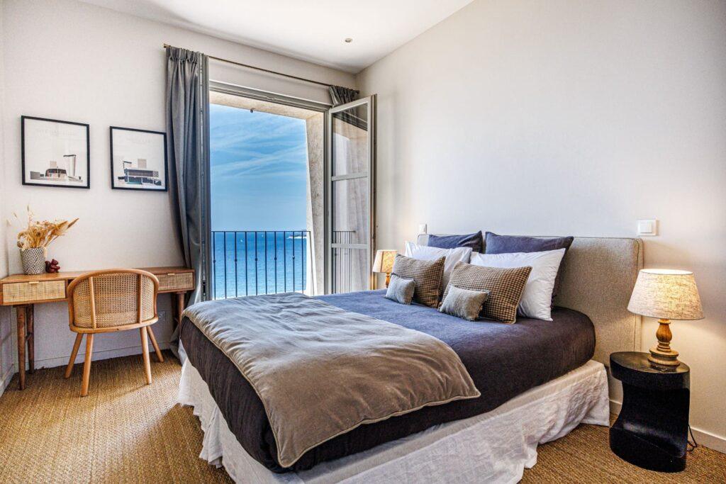 luxury bedroom at Villa L'instant, 12-bedroom villa Cassis Calanques