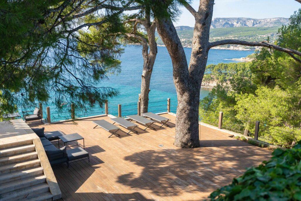 400 sqm panoramic terrace at Villa L'instant with Mediterranean sea views, Cassis