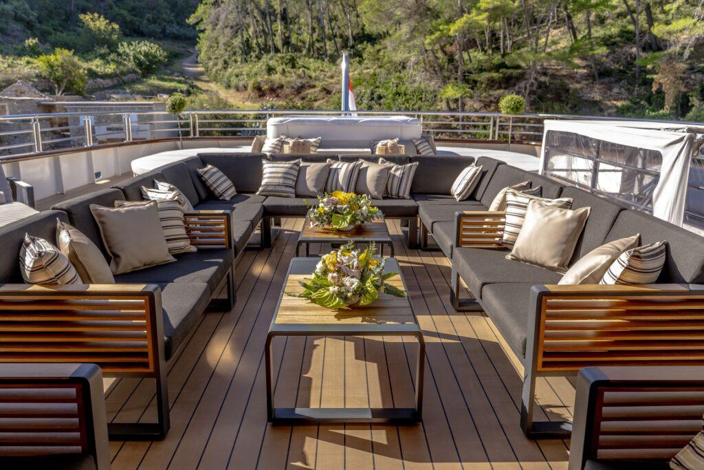 pirit sundeck Jacuzzi and fitness studio Split Croatia