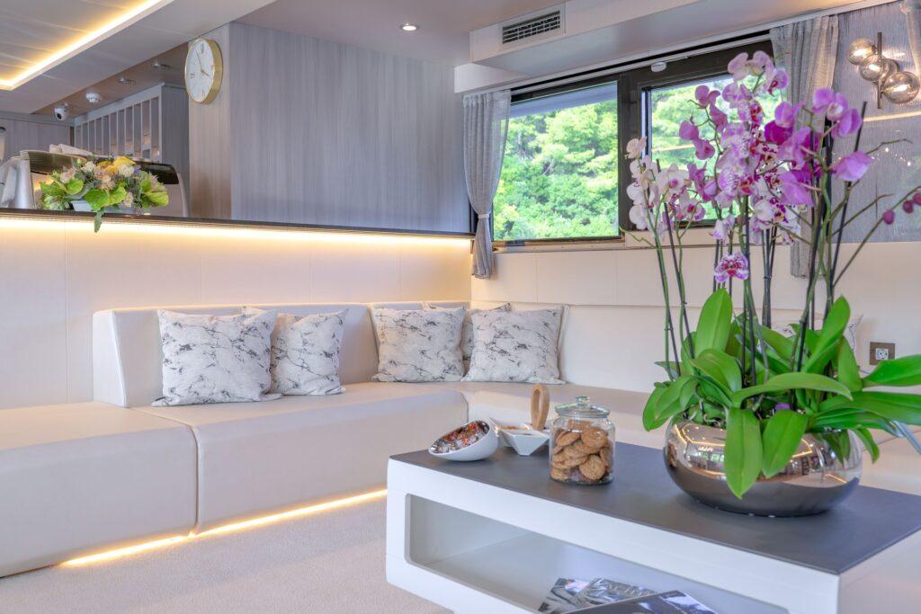 Free Spirit piano salon formal dining 24 guests Croatia superyacht
